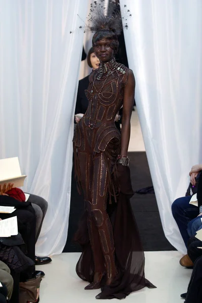 Look 25